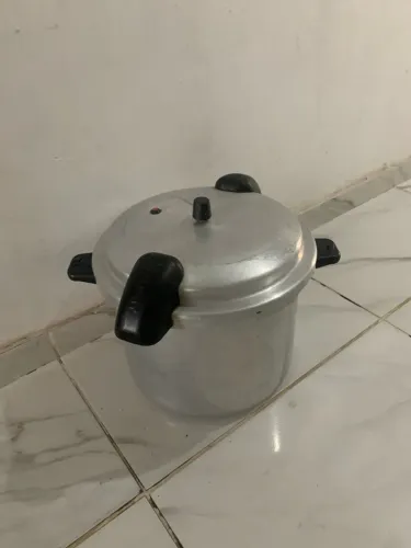 vendo panela de pressão EXTRA GRANDE
