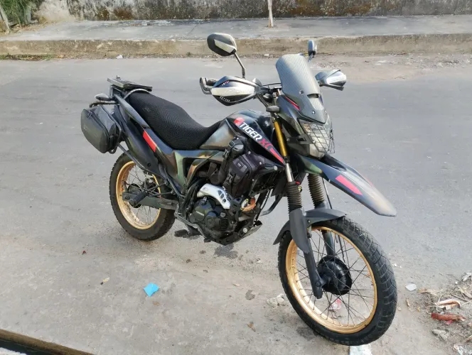 Bros 160 2018 em dias toda equipada