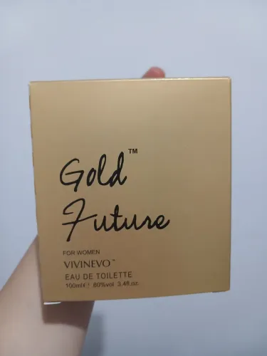 Perfume gold future, usado uma única vez.