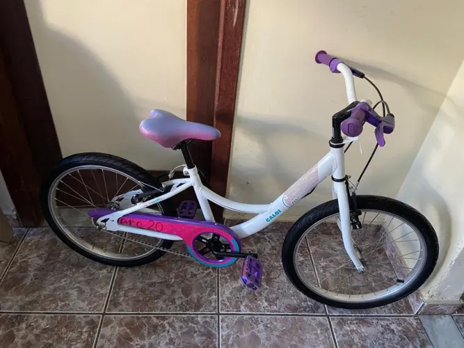 Bicicleta aro 20 feminina infantil Caloi Ceci em Excelente estado!!