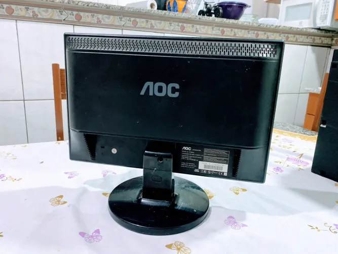 Monitor aoc 16 polegada