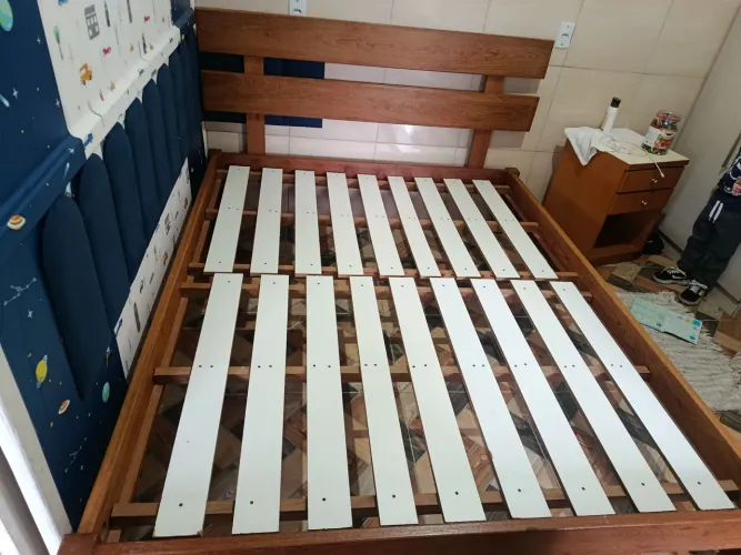 Cama de Casal  em Madeira Maciça 