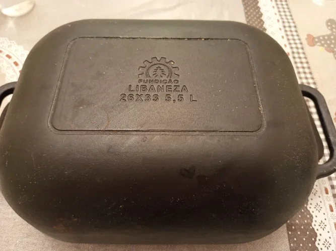 Assadeira de ferro fundido - pouco uso