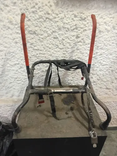 Suporte Traseiro para 2 Bicicletas com Cadeado e Corrente 