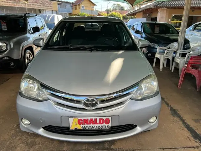 Toyota Etios XLS Sedan 1.5 Flex 16V 4P Mec. 2015