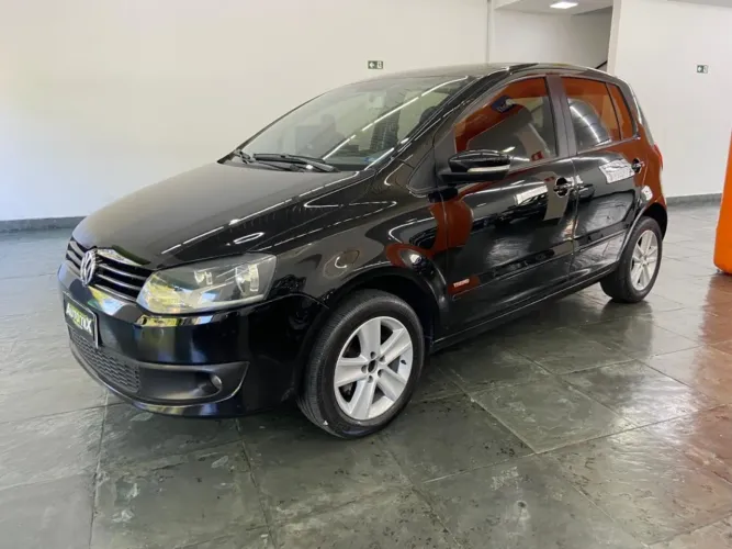 Volkswagen Fox 1.0 MI Total Flex 8V 5P 2014