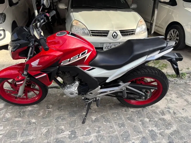 CB Twister 2022 abs 