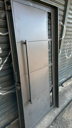 Porta de aço chapa 18 