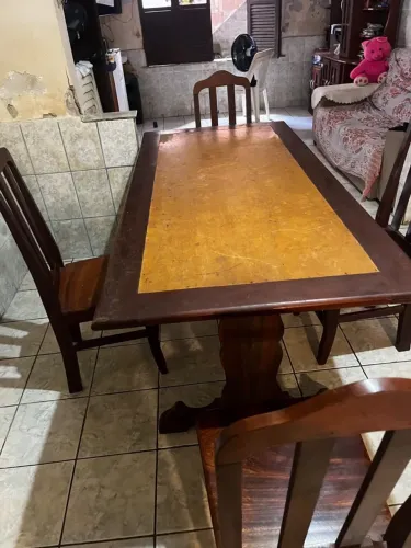 Mesa de Jantar (6 lugares)- mad. Angelim, com 4 cadeiras