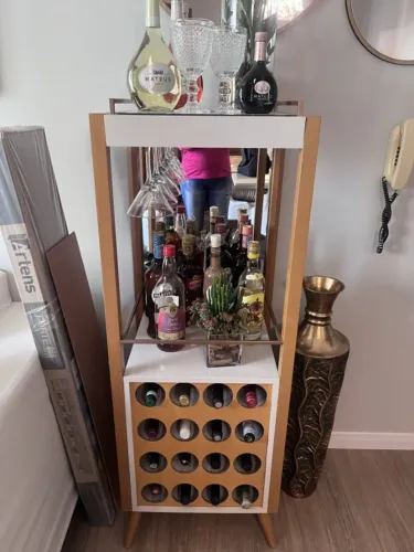 Adega pequena para vinhos