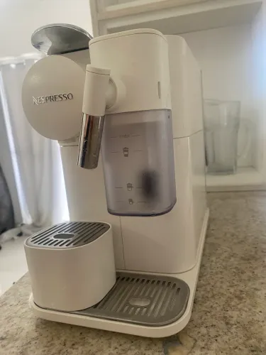 Nespresso Lattissima One Cafeteira Branca
