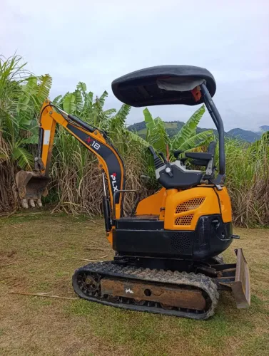 Mini escavadeira PLX