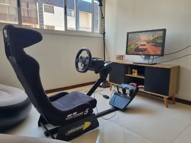 Cockpit Playseat Evolution GT5 + Volante Logitech G920 e Pedais