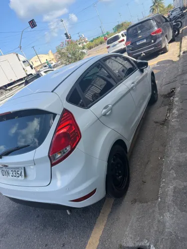 Ford Fiesta 1.5 16V Flex Mec. 5P 2014