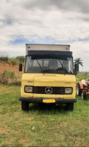 Caminhão Mercedes baú 608 ano 1978