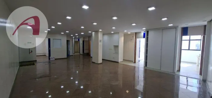 CONSULTÓRIO MÉDICO COM 236 M² DISPONÍVEL PARA VENDA OU LOCAÇÃO NO EDIFÍCIO DE CLÍNICAS NA
