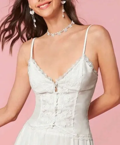 blusinha regata branca da shein tipo corset abotoar