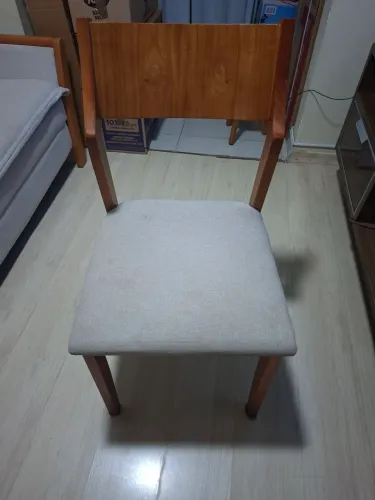 Vendo jogo 4 Cadeiras Madeira Maciça