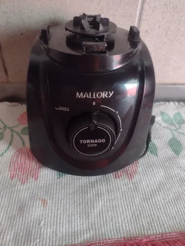 Vendo motor de liquidificador Mallory funcionando perfeitamente só falta o corpo