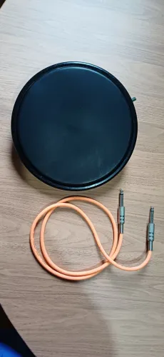 Pad tom Dm7 mais cabo P10 , adaptável pra pads (obs: adaptado regulador de volume)
