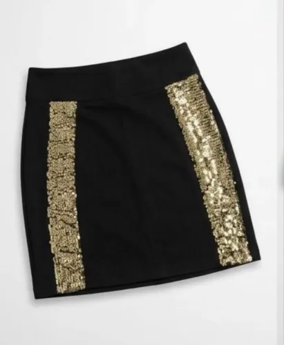 Saia preta paetê dourado