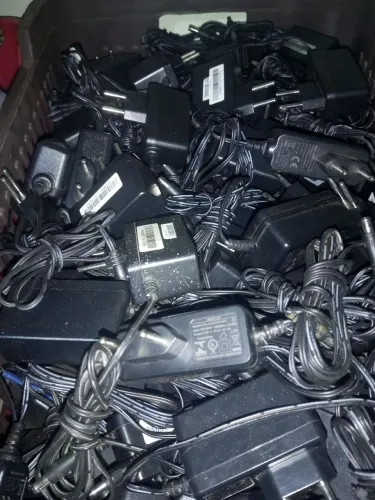 Fontes de 12v 1 A