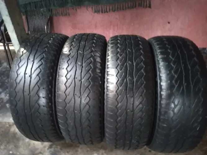 Vendo jogo de pneus aro 17 pra camionete 285/70/17 retirada Ceilândia 