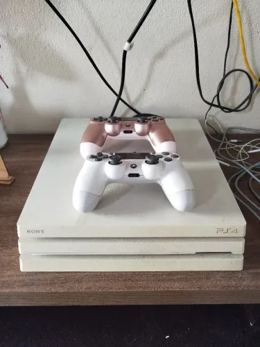 PlayStation 4 PRO Edição Limitada Destiny 2 + Controles