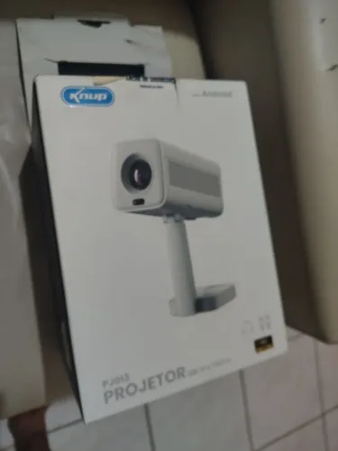 Projetor Knup em estado de novo com caixa e acessórios