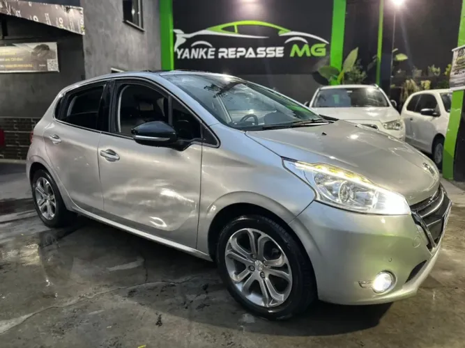 Peugeot 208 2015
