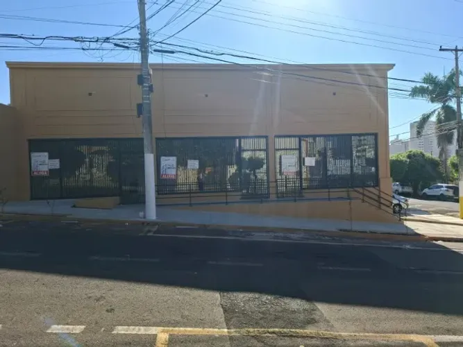 Alugo Lindo Salão 50m2. Novinho. Local estratégico. 1 Quadra da Av Bady e Acirp