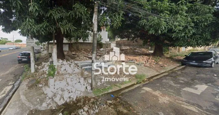 Terreno de esquina e na avenida à 100m da Prefeitura, 360m² por R$ 730.000 - Santa Mônica