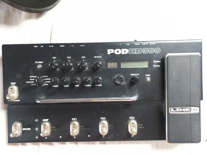 Pedaleira Line 6 POD HD 300