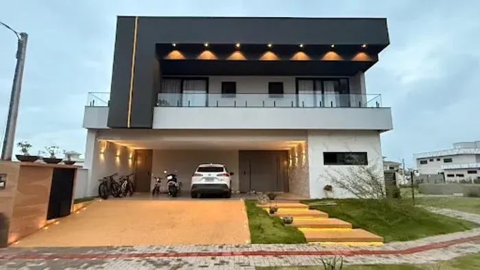Casa com 6 dormitórios para alugar, 201 m² por R$ 17.000 + Taxas/Mês - Cajueiros - Maricá/
