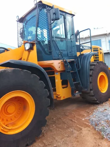 Carregadeira HYUNDAI 18T 2022 - 4.5m3 concha