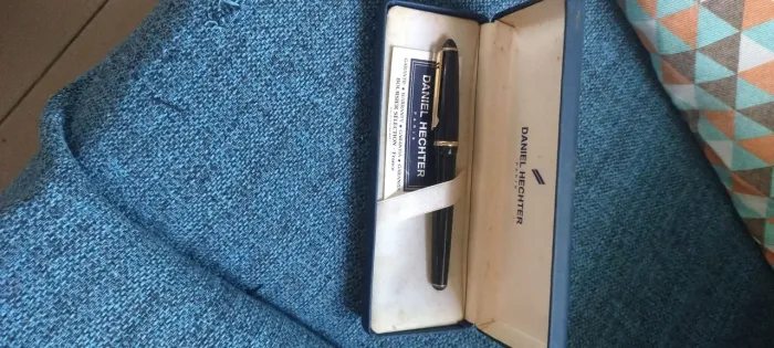 Caneta Daniel Hechter anos 90, nunca usada.