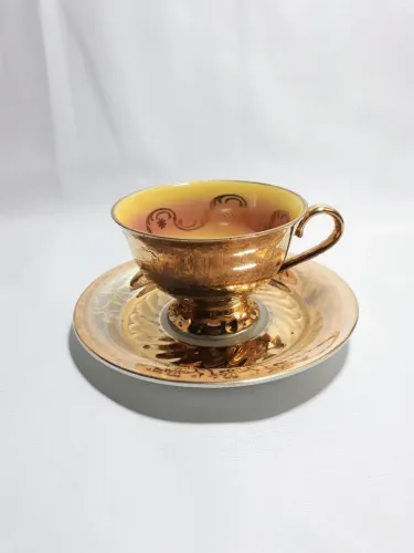 Antiga xícara de porcelana polovi anos 60