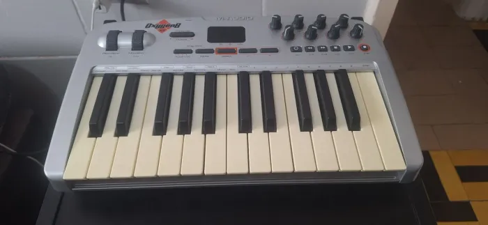 Teclado MIDI