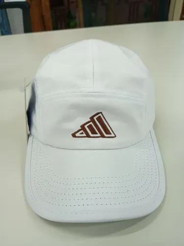 Boné Adidas novo 