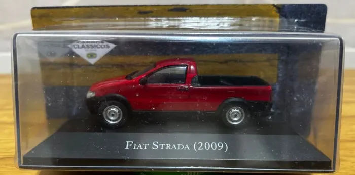 Miniatura fiat Strada 2009 1:43