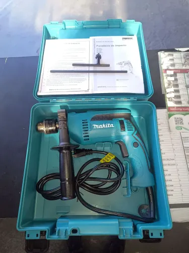 Furadeira de impacto Makita nova