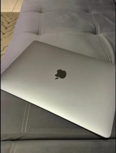 MacBook Air 2020 M1 | 8GB RAM ? 256GB SSD