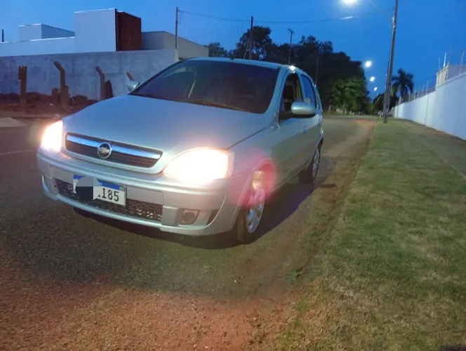 Chevrolet Corsa Hat. Premium 1.4 8V Econoflex 5P 2010