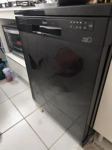 Máquina lava louças de 14 serviços Midea - com defeito - cor preta