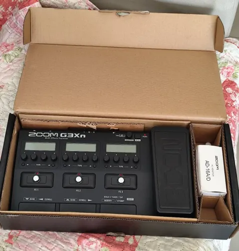 Pedaleira zoom g3xn 900$