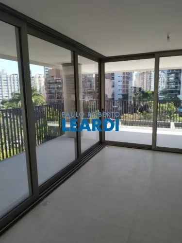APARTAMENTO - VILA OLÍMPIA - SP