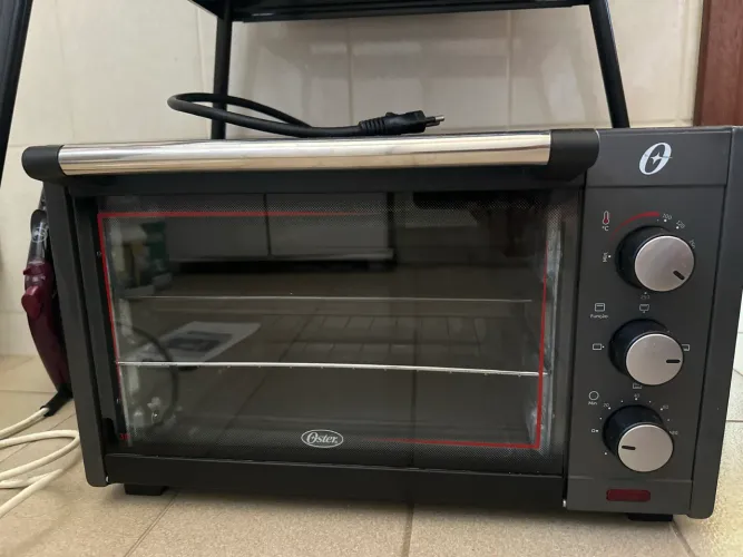 Forno elétrico Oster modelo OFOR300 - 45 litros - 127V