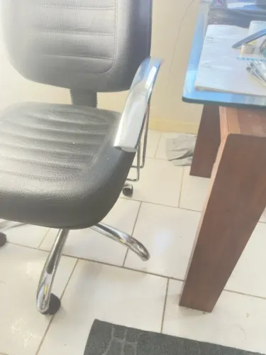 Cadeira para escritório! Semi nova