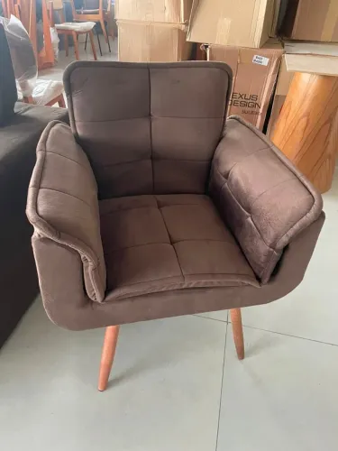 Poltrona Retro Pés Palito PRONTA ENTREGA