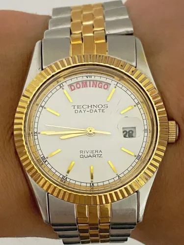Relógio Technos Riviera Day-Date quartz.